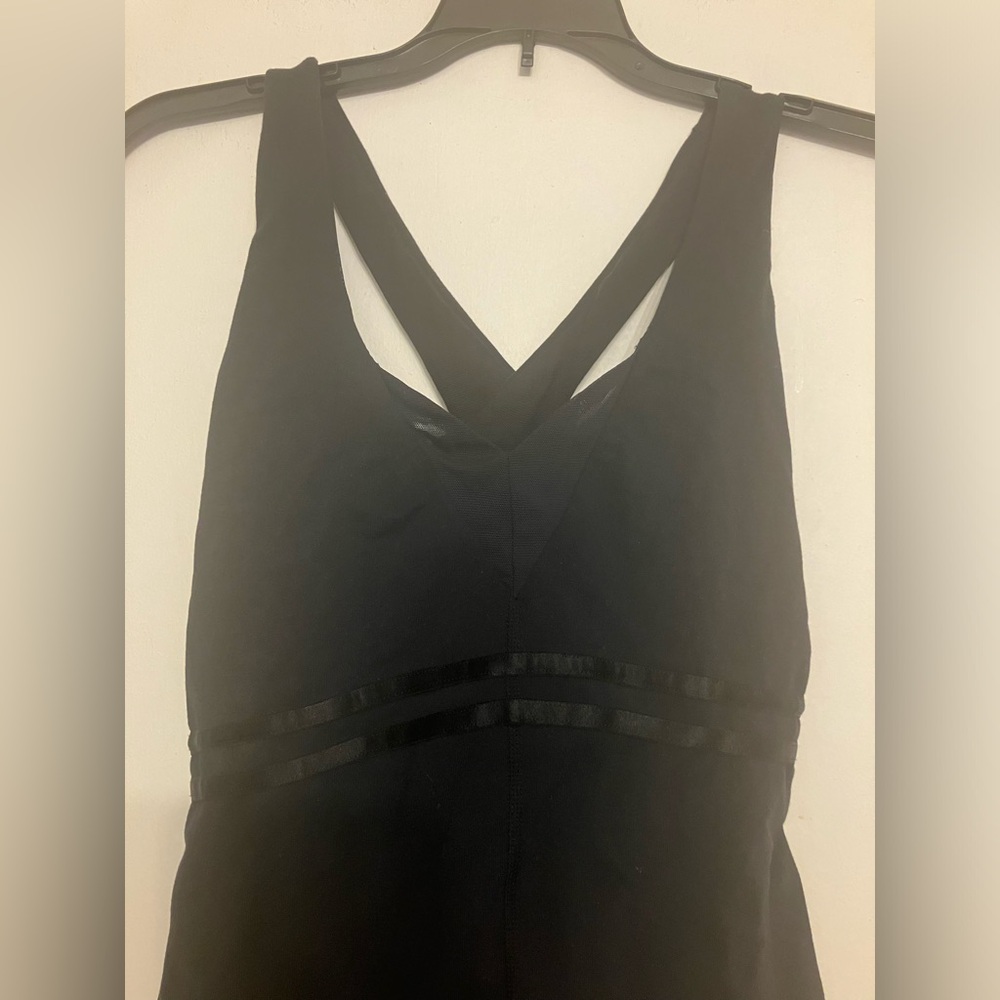 Lululemon athletica criss cross back tank front mesh vneck built in bra 8 medium - Picture 2 of 7